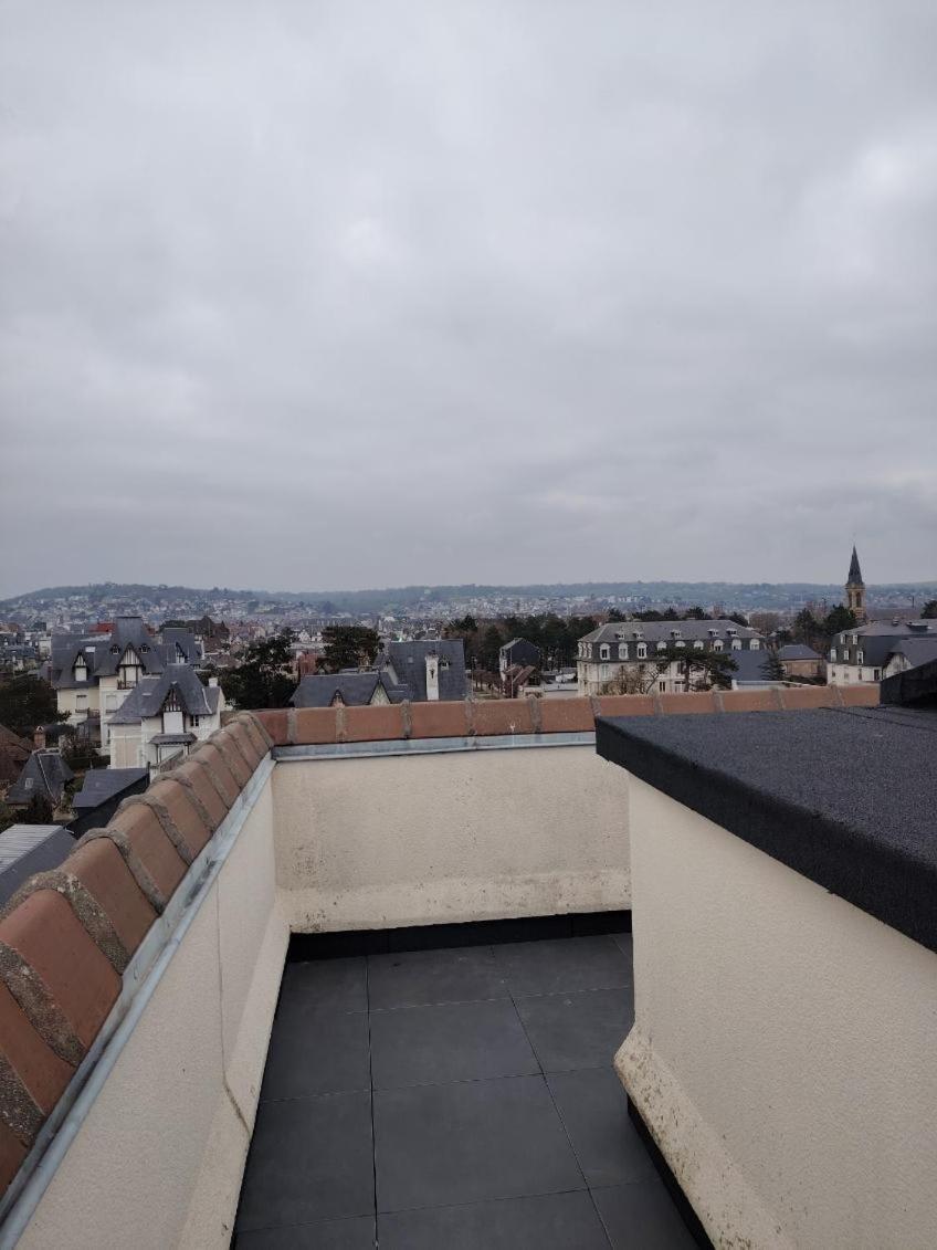 Appartement 3 Chambres Avec Roof Top A 5 Mn De La Plage 多维尔 外观 照片